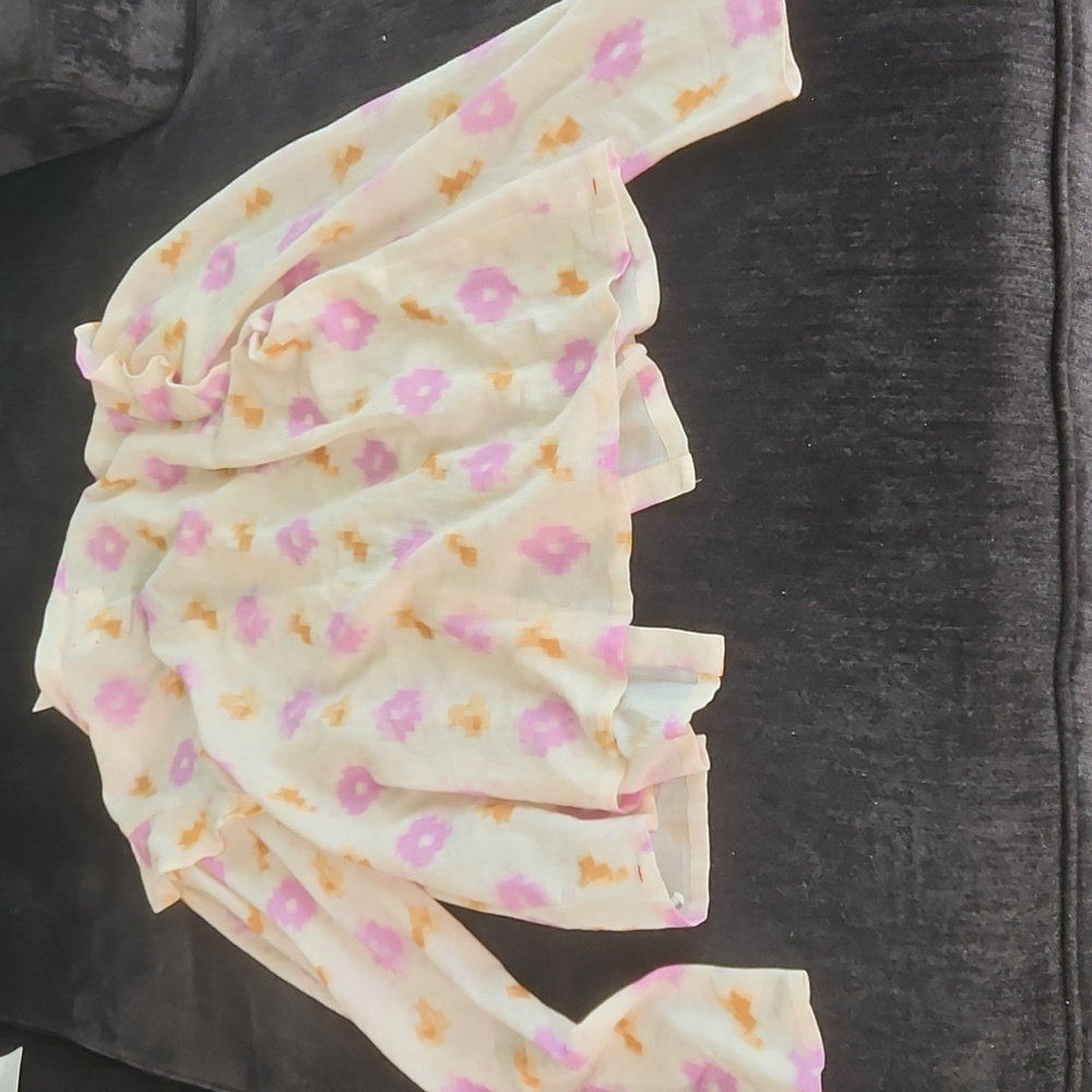 XiRENA  Floral Blouse - Pink and Tan - Picture 5 of 5